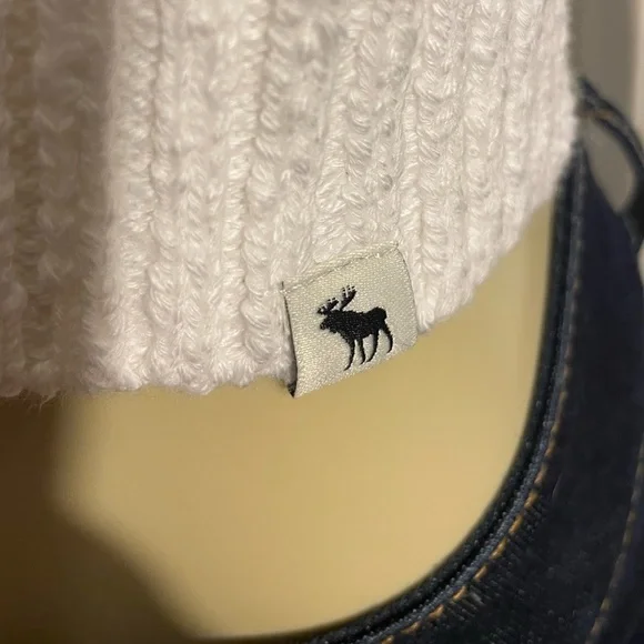 Abercrombie - Picture 4 of 6